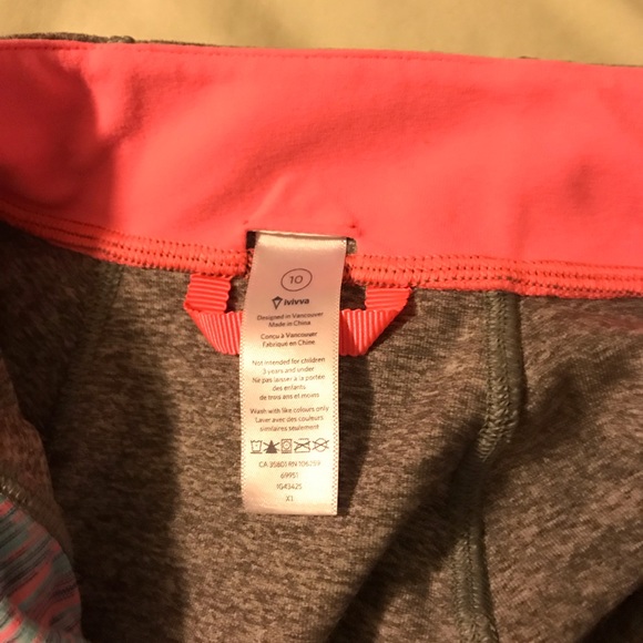 Ivivva girl’s jacket size 10 excellent condition - Picture 3 of 3